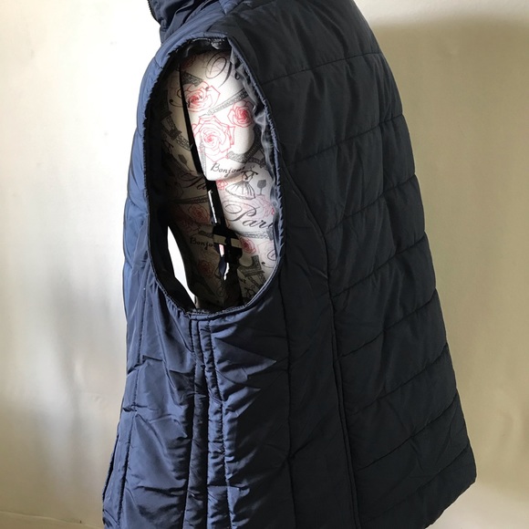 Navy blue puffer vest - Picture 6 of 9